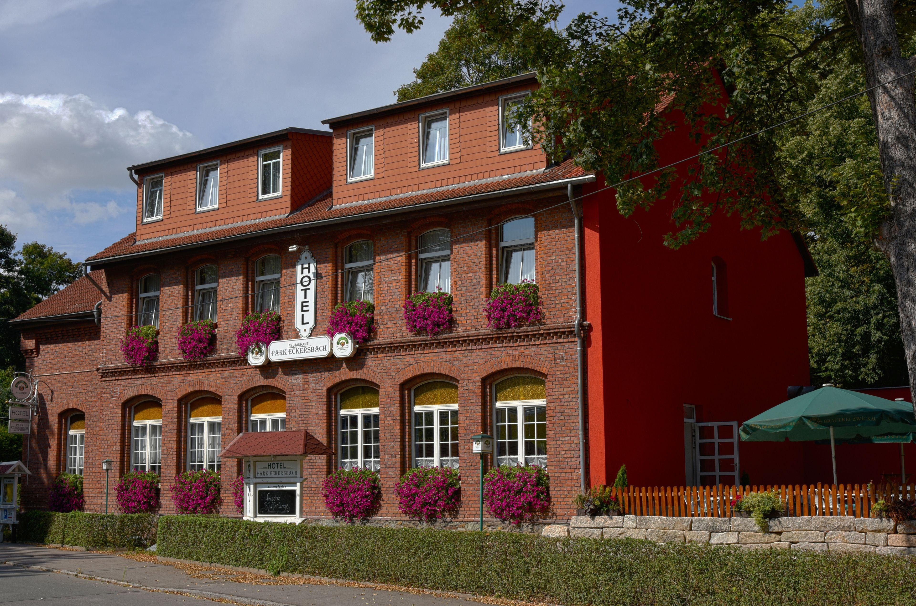 Zentral übernachten im Erzgebirge: 8 Hotels im Vergleich